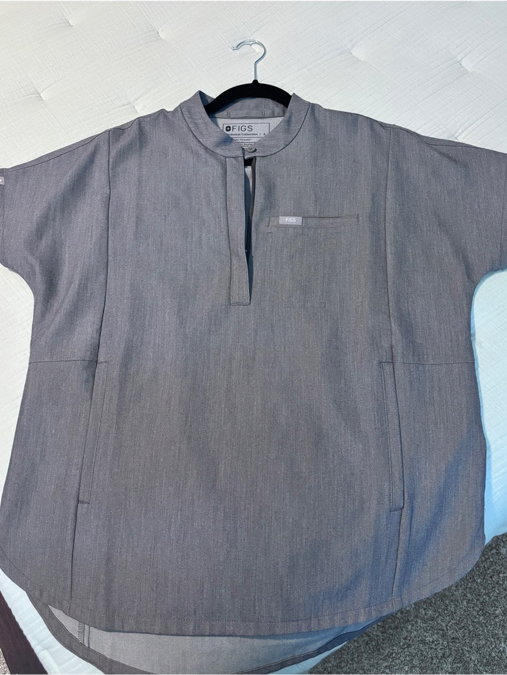 Figs Women's Gray Medical Top